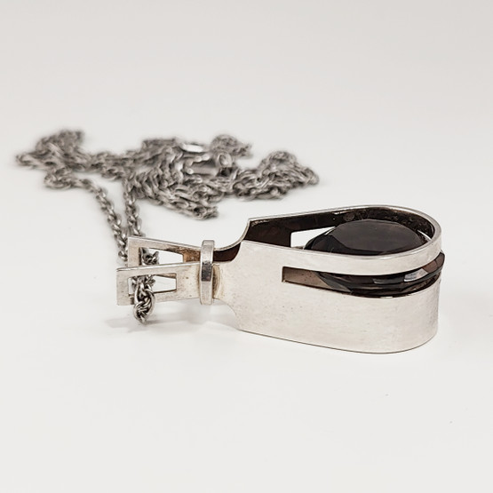 Kultasepät Salovaara ky | K.Sara | Savukvartsi Riipus | Kaulakoru | Hopeaa