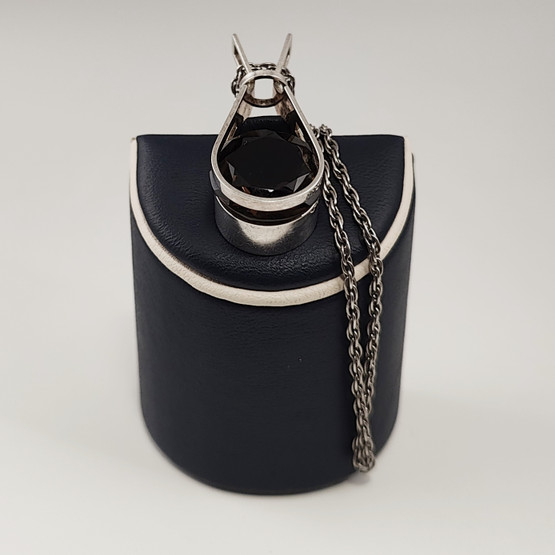 Kultasepät Salovaara ky | K.Sara | Savukvartsi Riipus | Kaulakoru | Hopeaa