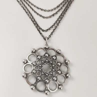 Kalevala koru | Kai Lindström | RIIPUS -1521 | Kaulakoru Hopeaa -81