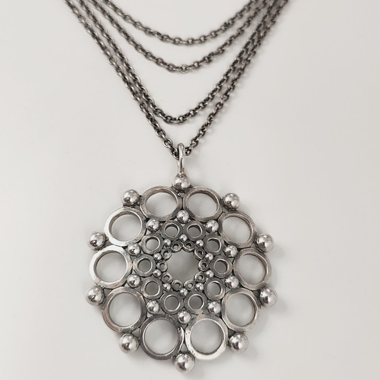 Kalevala koru | Kai Lindström | RIIPUS -1521 | Kaulakoru Hopeaa -81