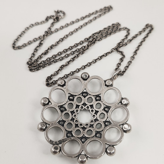 Kalevala koru | Kai Lindström | RIIPUS -1521 | Kaulakoru Hopeaa -81