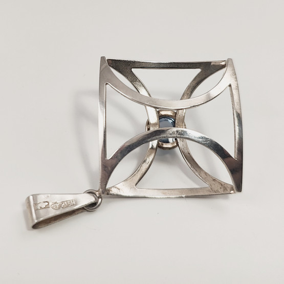 Kultasepät Salovaara ky | K.Sara | Vintage Riipus sinisellä kivellä | Hopeaa