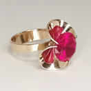 Kupittaan kulta oy | Elis Kauppi | Sormus Punaisella kivellä | 585 kultaa -73