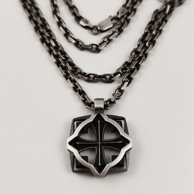 Lumoava koru | (iso) SOTURI -Riipus | Kaulakoru | Hopeaa