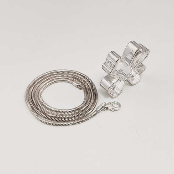 Kalevala Koru | RUNO riipus | kaulakoru käärmeketjulla |  Hopeaa