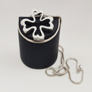 Kalevala Koru | RUNO riipus | kaulakoru käärmeketjulla |  Hopeaa