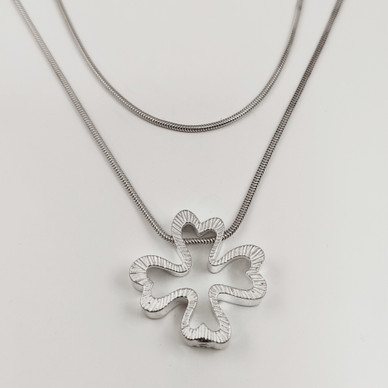 Kalevala Koru | RUNO riipus | kaulakoru käärmeketjulla |  Hopeaa