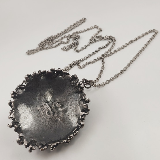 Turun hopea oy | Pentti Sarpaneva | iso KAARNA  Riipus | Kaulakoru | 830 Hopeaa -72