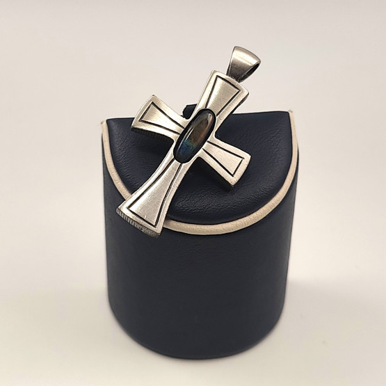 Finnfeelings |  Ristiriipus | spektroliitti | Hopeaa