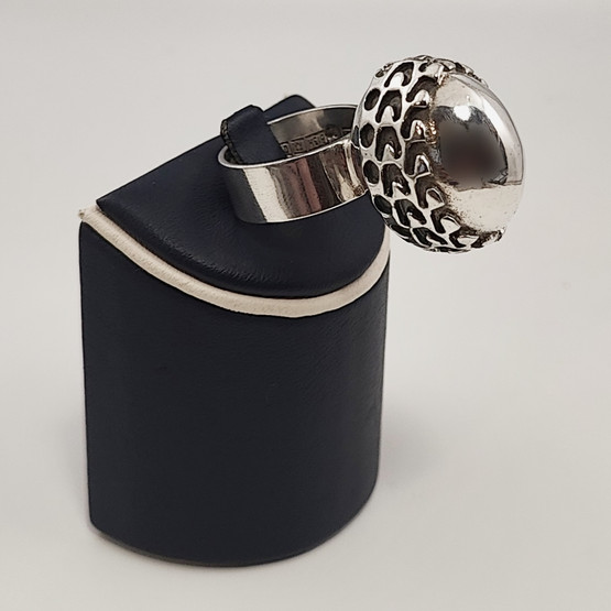 Turun hopea oy | Pentti Sarpaneva | Näyttävä sormus | 