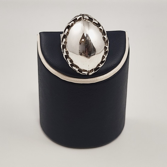 Turun hopea oy | Pentti Sarpaneva | Näyttävä sormus | 