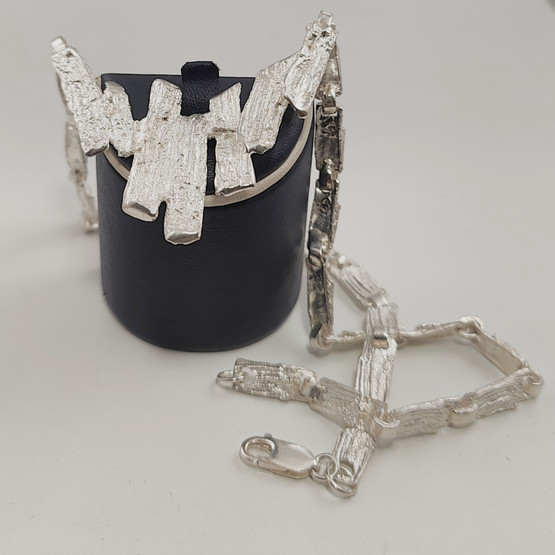 Upea kääty | Kaulakoru | Sterling hopeaa