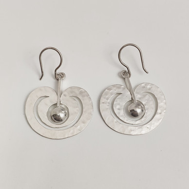 Kultakeskus oy | Tapio Wirkkala | Omena -Korvakorut |  Hopeaa