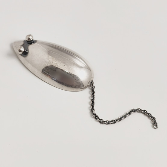 Kupittaan kulta oy | Elis Kauppi | HIIRI solki | Rintakoru | Hopeaa -61