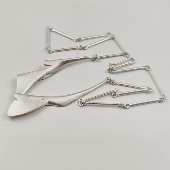 Lapponia | ARIETA kääty | Kaulakoru | Hopeaa 