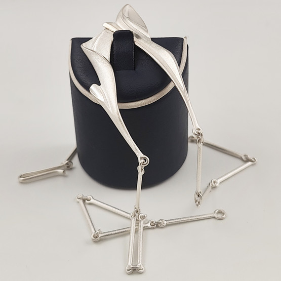 Lapponia | ARIETA kääty | Kaulakoru | Hopeaa 