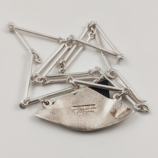 Lapponia | Zoltan Popovits | Kääty | Eebenpuu Kaulakoru | Hopeaa -89