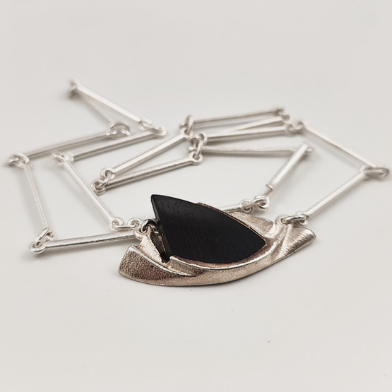 Lapponia | Zoltan Popovits | Kääty | Eebenpuu Kaulakoru | Hopeaa -89