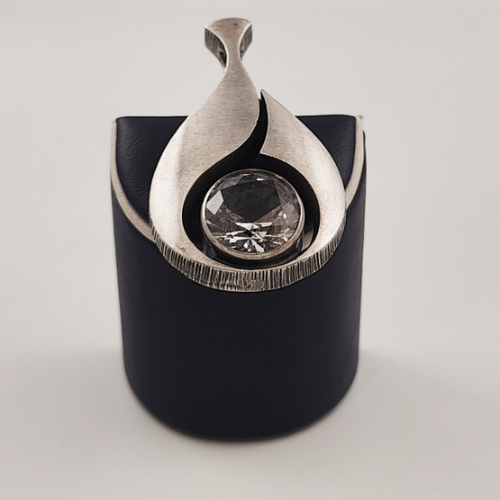 Karl Laine | Kookas Riipus vuorikiteellä | Hopeaa 