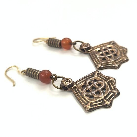 Kalevala Koru | Kanteletar Korvakorut | Karneolit |  Pronssia