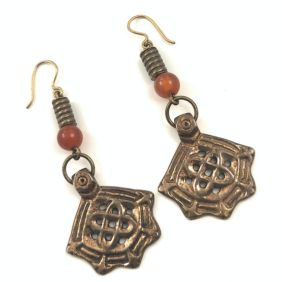 Kalevala Koru | Kanteletar Korvakorut | Karneolit |  Pronssia