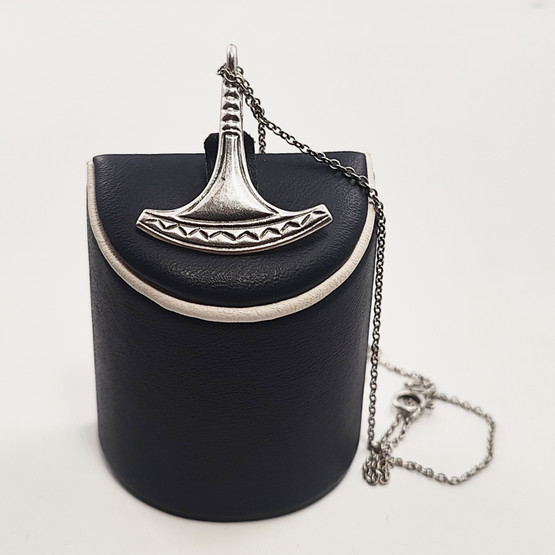 Kalevala Koru | pieni UKONVASARA riipus | Kaulakoru | Hopeaa