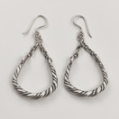 Kalevala Koru | Halikon Lampolan kierre-korvakorut | Hopeaa