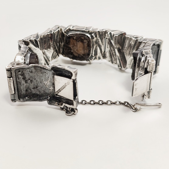 Turun Hopea oy | Pentti Sarpaneva | Kelo Rannekoru | Savukvartsit | Hopeaa 