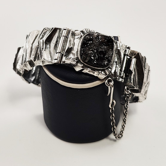 Turun Hopea oy | Pentti Sarpaneva | Kelo Rannekoru | Savukvartsit | Hopeaa 