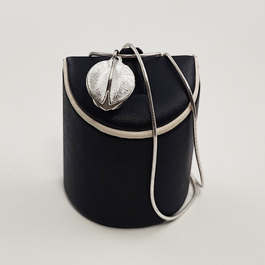 Kalevala Koru | Lumikukka riipus | kaulakoru | hopeaa