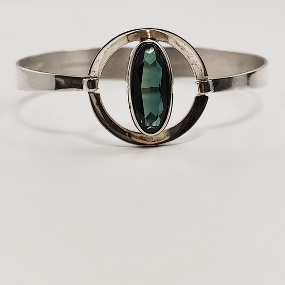 E.Granit & co. | Erik Granit | Rannekoru vihreällä kivellä | Hopeaa 