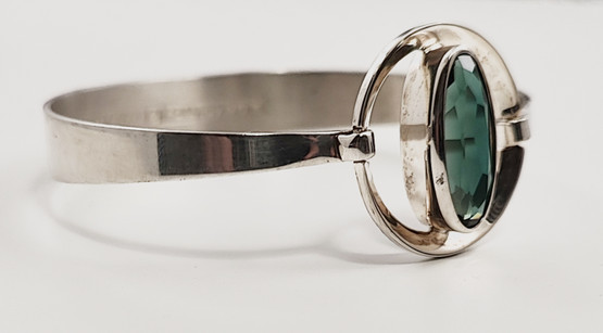 E.Granit & co. | Erik Granit | Rannekoru vihreällä kivellä | Hopeaa 