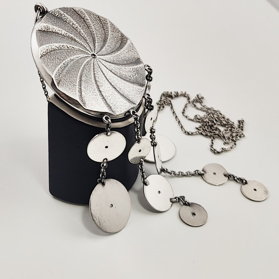 Kalevala Koru | Myllynkivet Riipus | Kaulakoru | Hopeaa -73