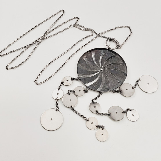 Kalevala Koru | Myllynkivet Riipus | Kaulakoru | Hopeaa -73