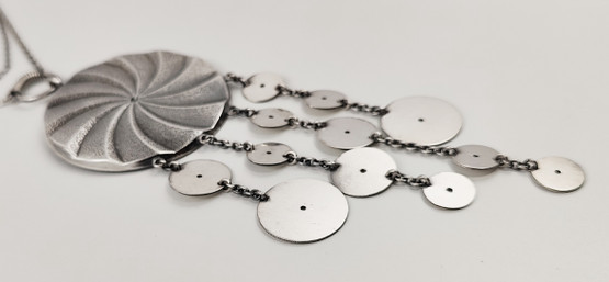 Kalevala Koru | Myllynkivet Riipus | Kaulakoru | Hopeaa -73