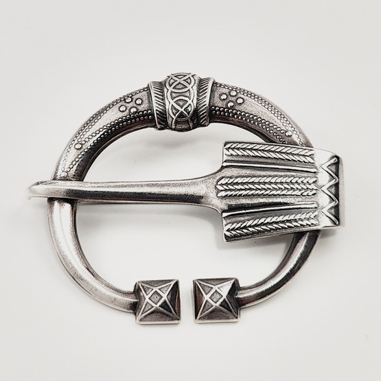 Kalevala Koru | VIRUSMÄEN -Solki | Rintakoru Hopeaa -83