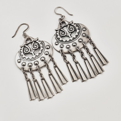 Kalevala koru | (isot)  Kuutar korvakorut | Hopeaa 