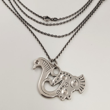 Kalevala Koru | (iso) Tampereen seudun lintu -Riipus | kaulakoru | Hopeaa -85