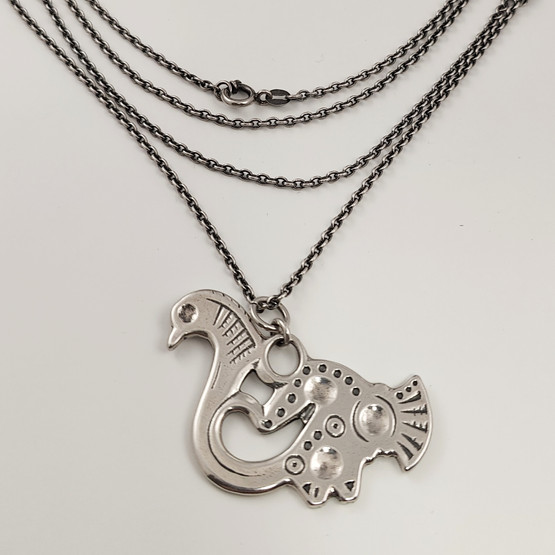 Kalevala Koru | (iso) Tampereen seudun lintu -Riipus | kaulakoru | Hopeaa -85