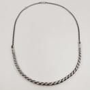 Kalevala Koru |  Halikon Lampolan kierrekääty | Kaulakoru |  Hopeaa 