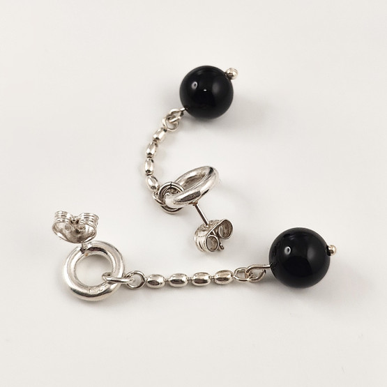 KK, Kalevala Koru | Mari Saari | Pore Korvakorut | onyx kivet | Hopeaa