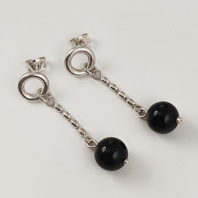 KK, Kalevala Koru | Mari Saari | Pore Korvakorut | onyx kivet | Hopeaa