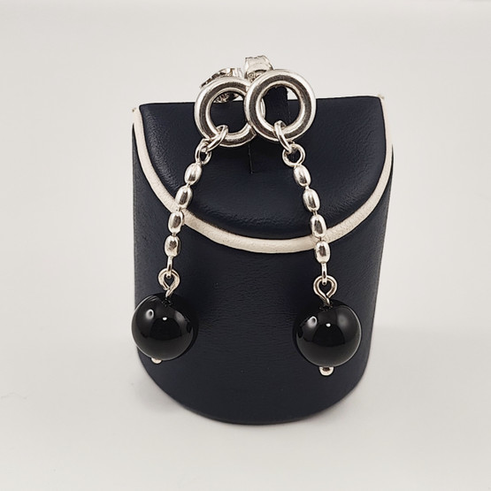 KK, Kalevala Koru | Mari Saari | Pore Korvakorut | onyx kivet | Hopeaa