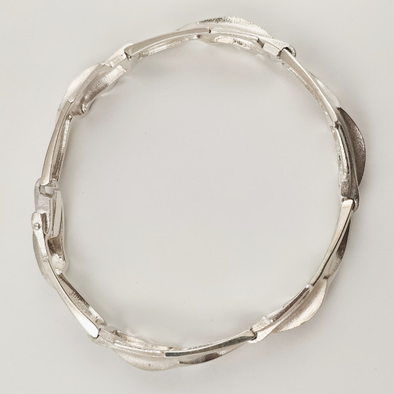 Lapponia koru | Zoltan Popovits |  HESPERA Rannekoru |  Hopeaa 