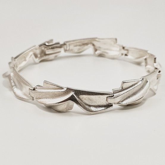 Lapponia koru | Zoltan Popovits |  HESPERA Rannekoru |  Hopeaa 