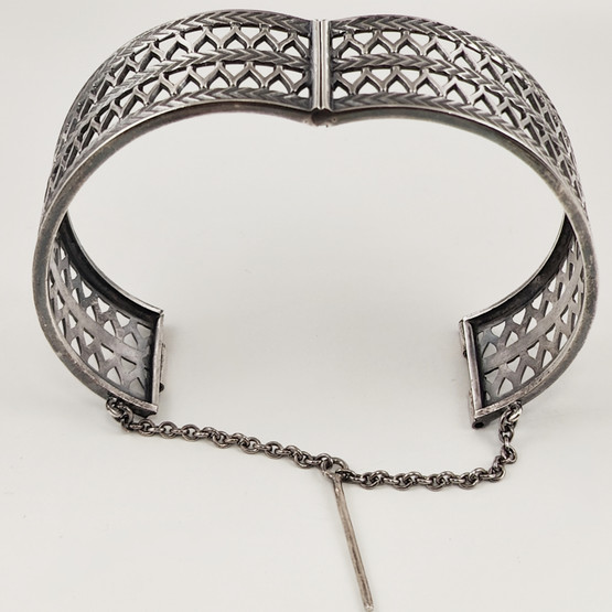 Kalevala Koru | leveä  Uskelan Rannekoru | Rannerengas | Hopeaa -72