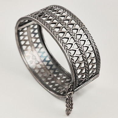 Kalevala Koru | leveä  Uskelan Rannekoru | Rannerengas | Hopeaa -72