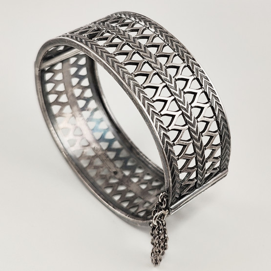 Kalevala Koru | leveä  Uskelan Rannekoru | Rannerengas | Hopeaa -72