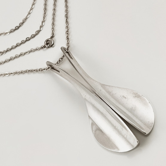 Kupittaan Kulta oy |  Elis Kauppi  | iso Riipus | Kaulakoru |  Hopeaa -74