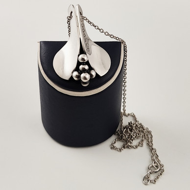 Kupittaan Kulta oy |  Elis Kauppi  |  Riipus | Kaulakoru |  Hopeaa -75